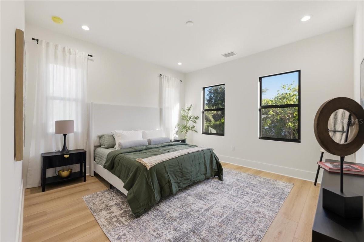 809 E LOUISIANA AVE #2 — photo 23