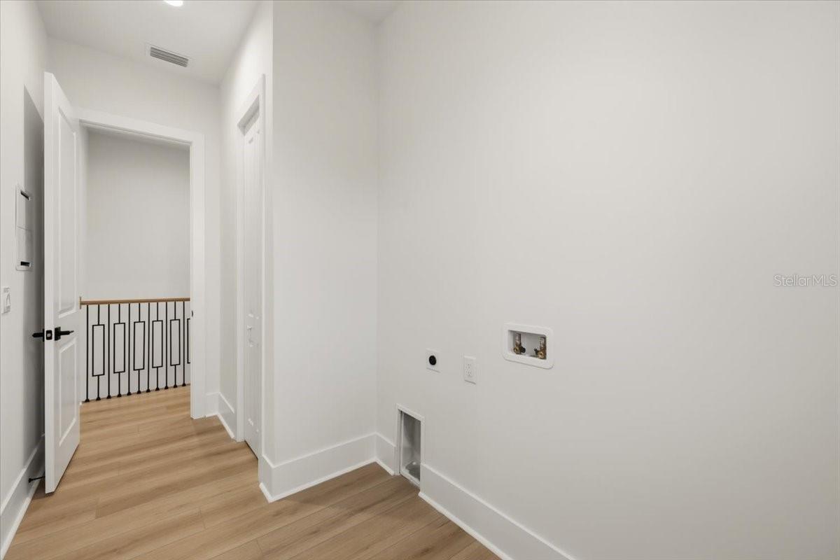 809 E LOUISIANA AVE #2 — photo 40