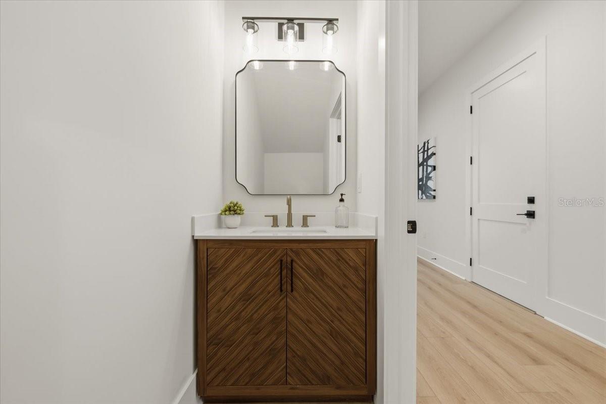 809 E LOUISIANA AVE #2 — photo 20