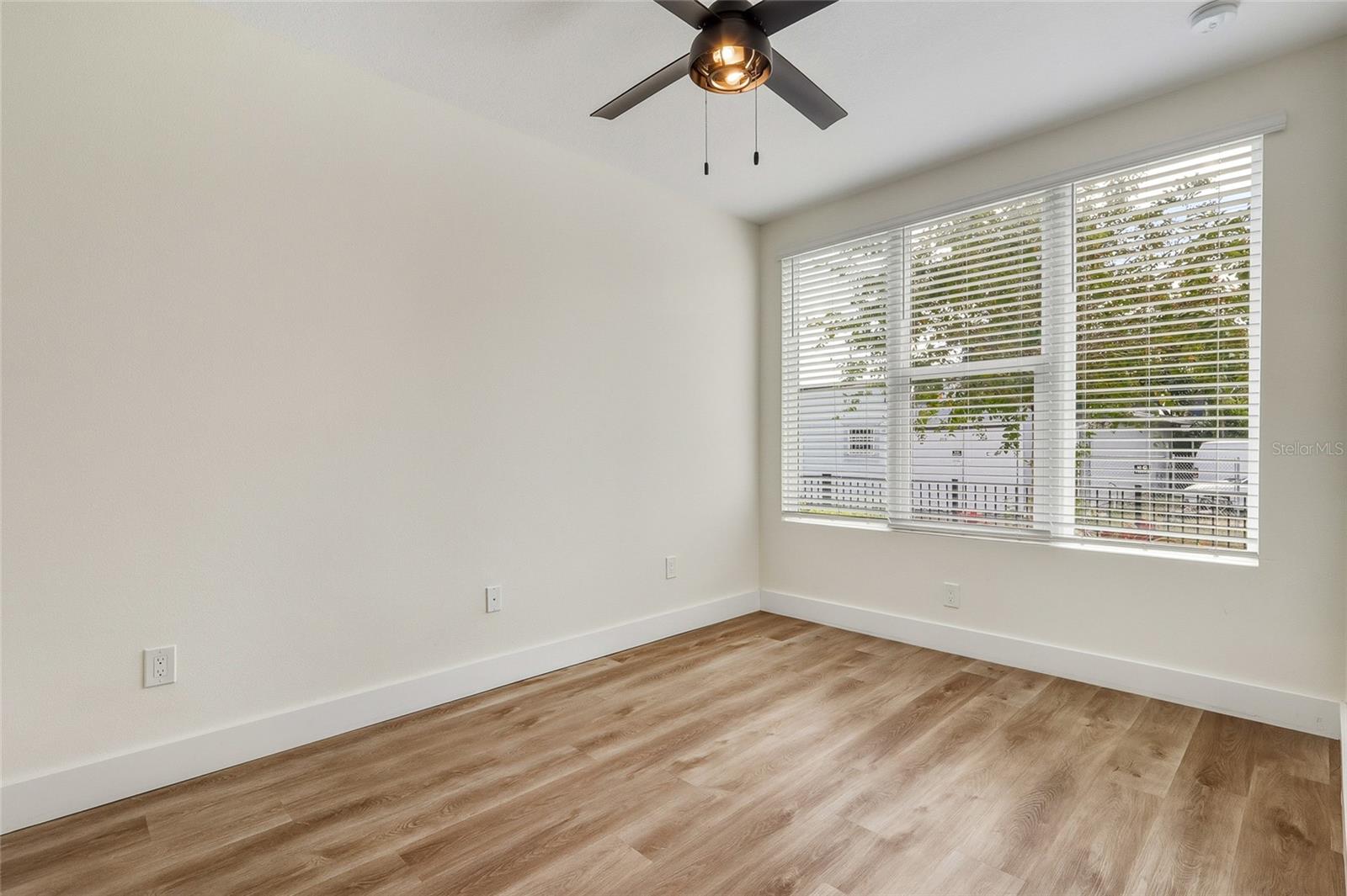120 E GLADYS ST #5 — photo 18