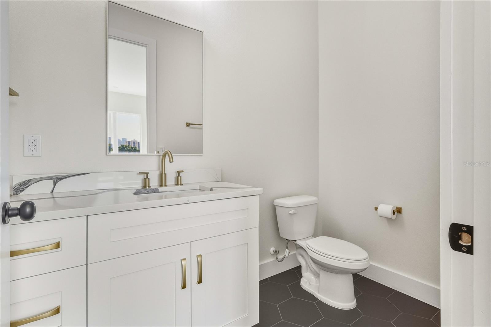 120 E GLADYS ST #5 — photo 11