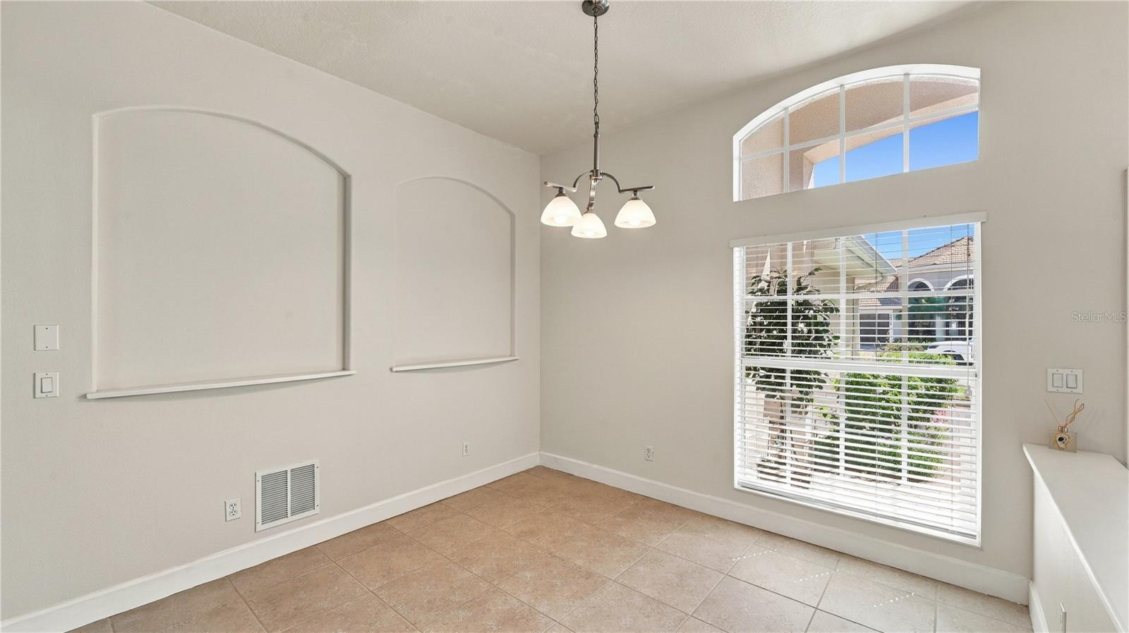 2884 GRAZELAND DR — photo 11