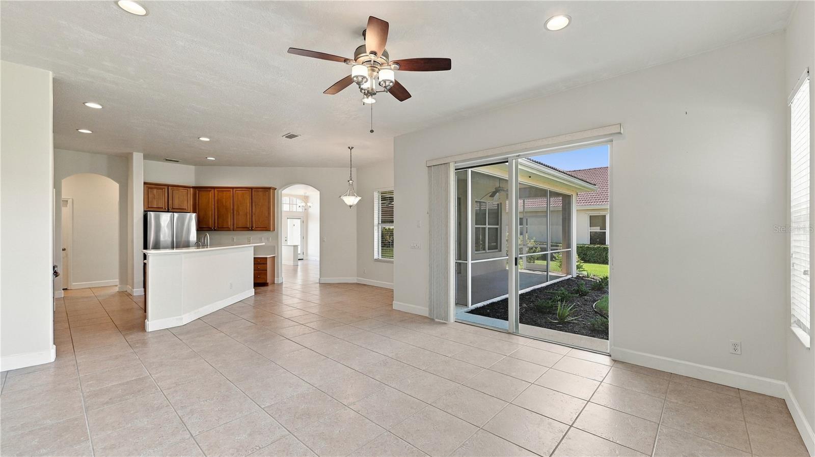 2884 GRAZELAND DR — photo 18