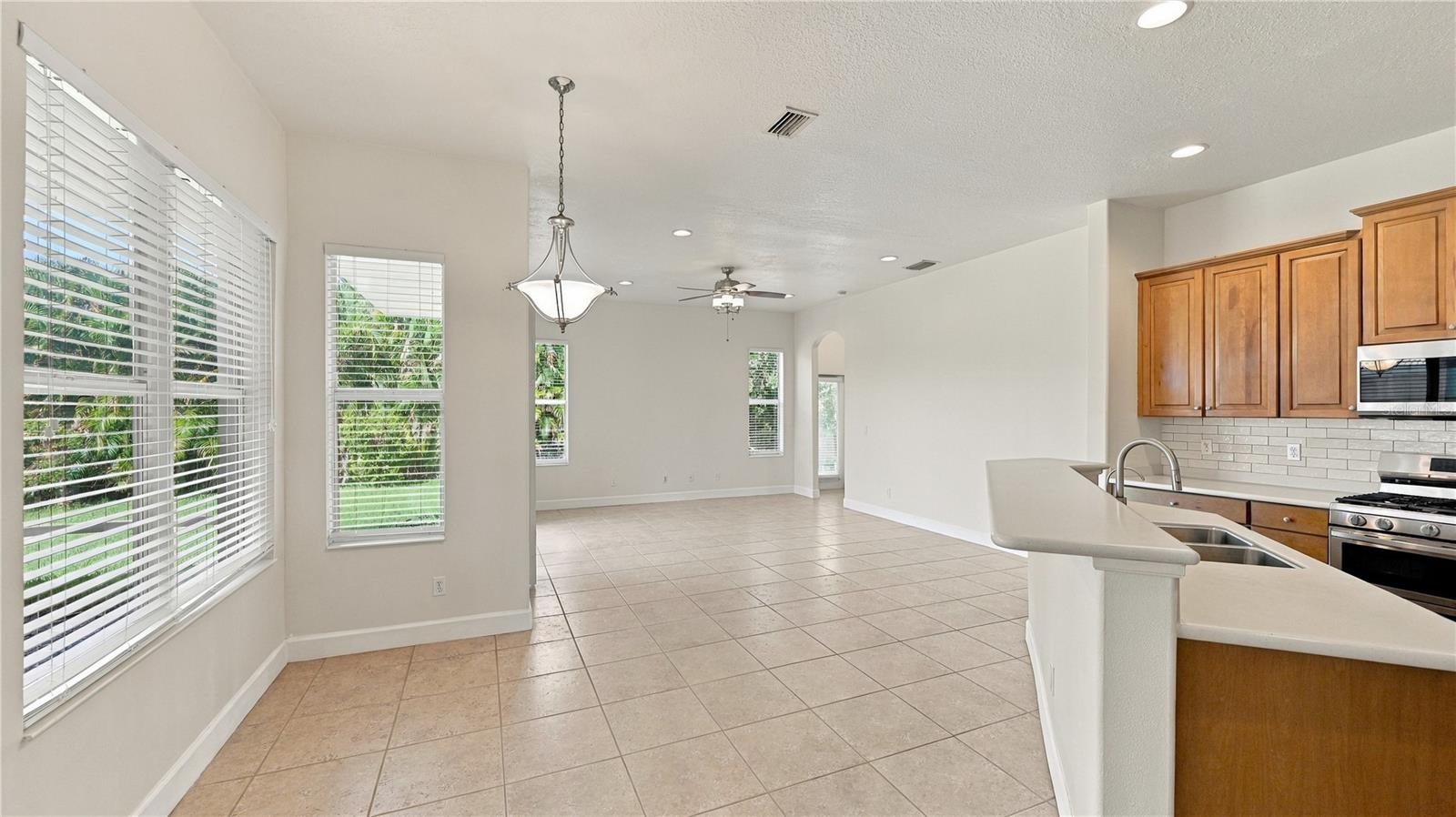 2884 GRAZELAND DR — photo 13