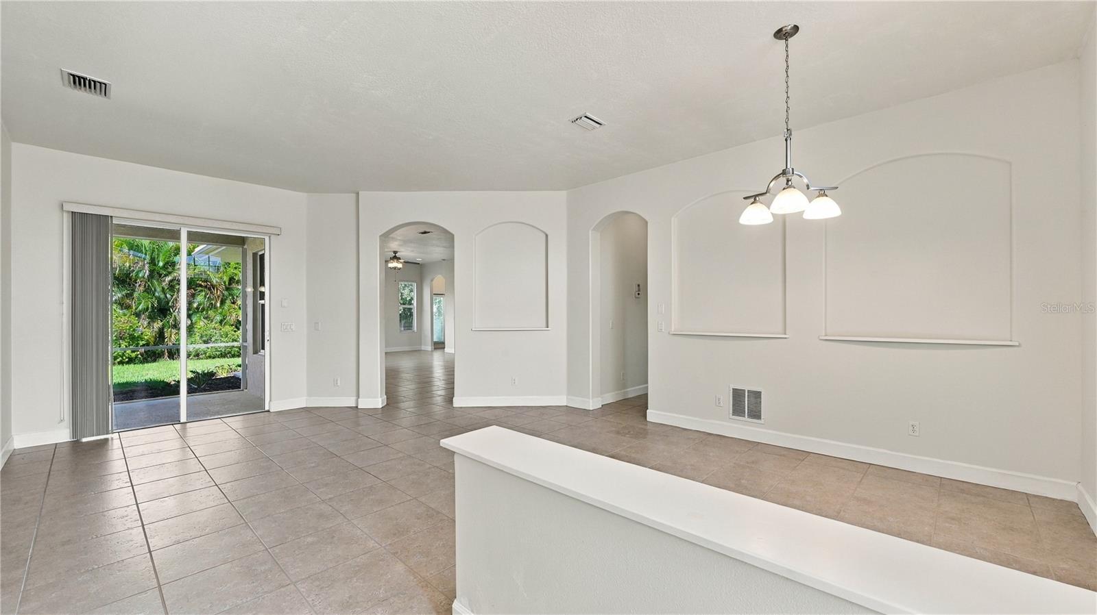 2884 GRAZELAND DR — photo 6