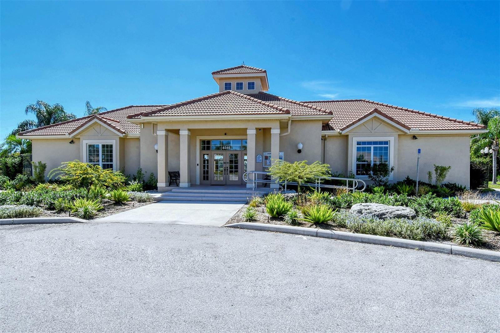 2884 GRAZELAND DR — photo 48