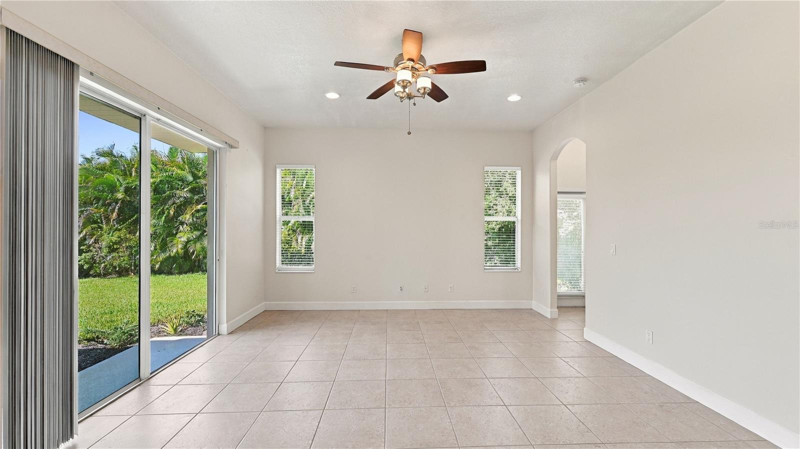 2884 GRAZELAND DR — photo 16