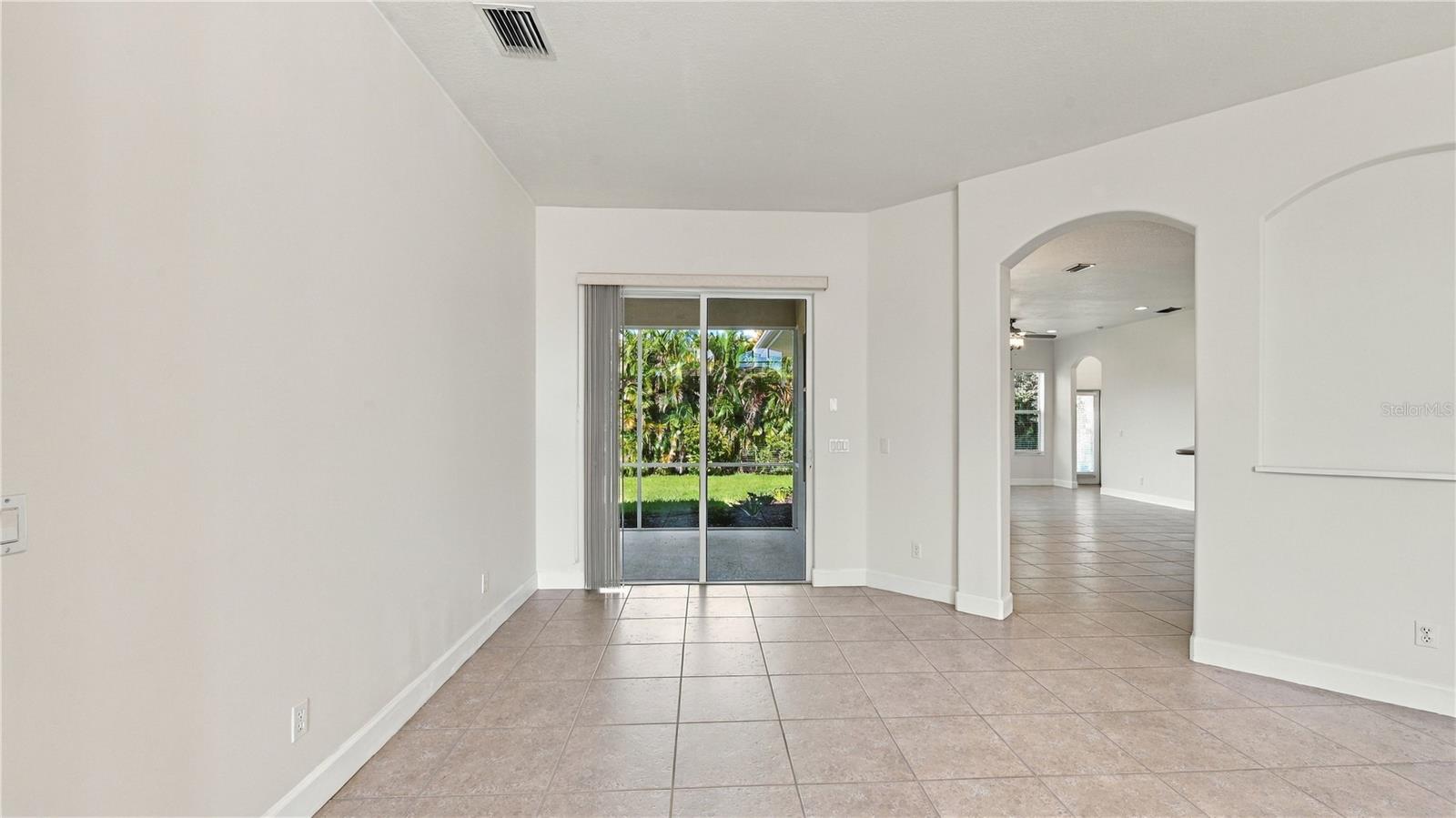 2884 GRAZELAND DR — photo 7