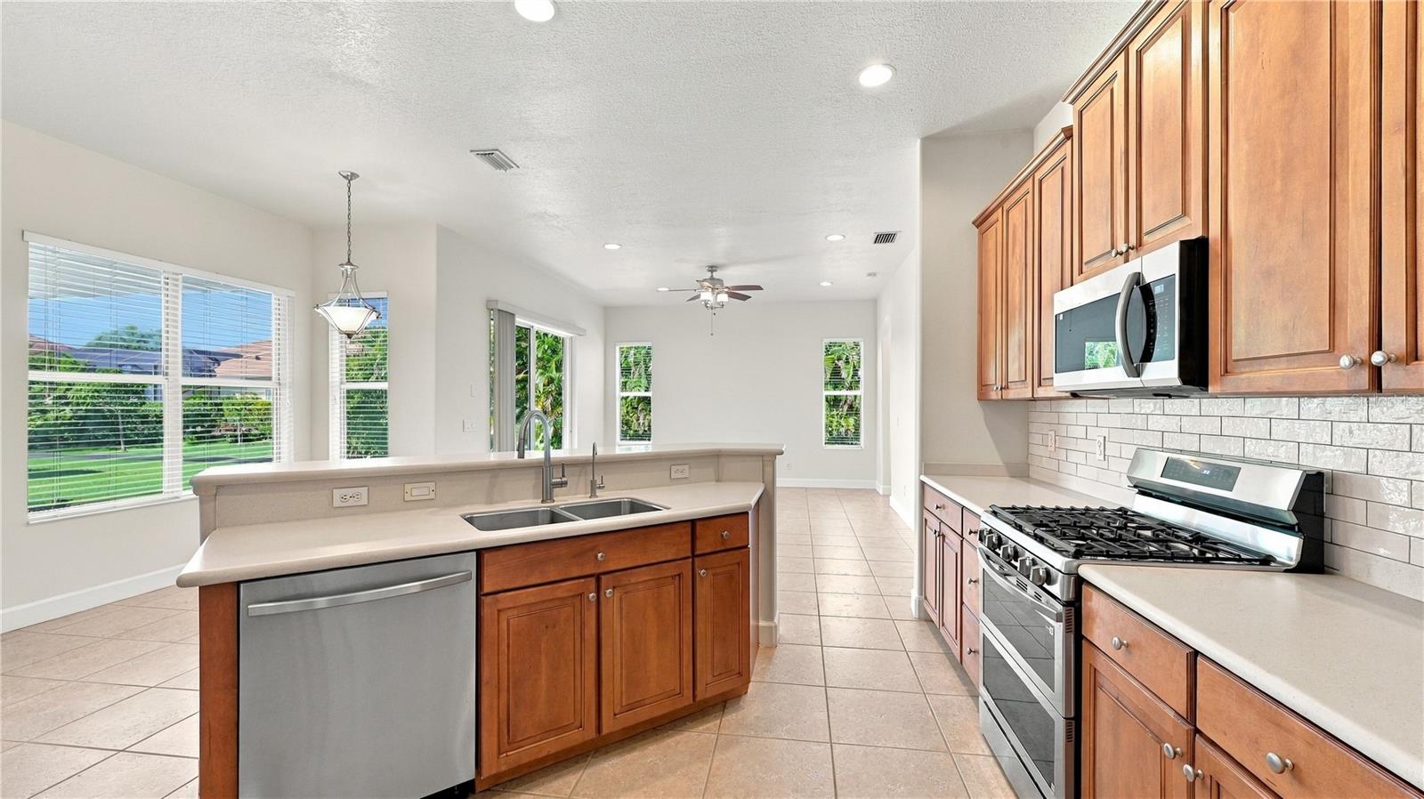 2884 GRAZELAND DR — photo 22