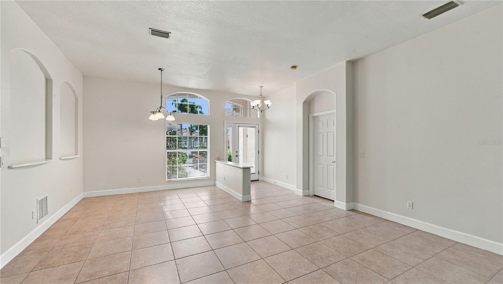 2884 GRAZELAND DR — photo 12