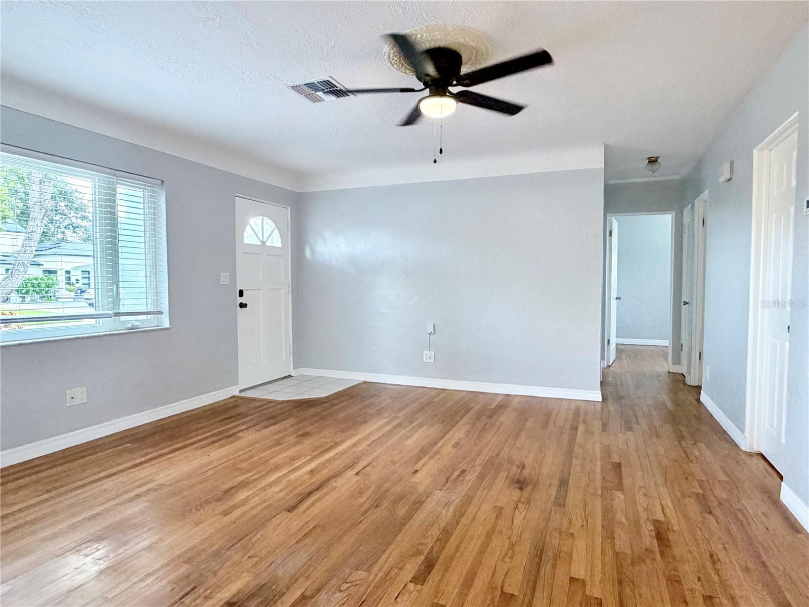 4320 YARDLEY AVE N — photo 4