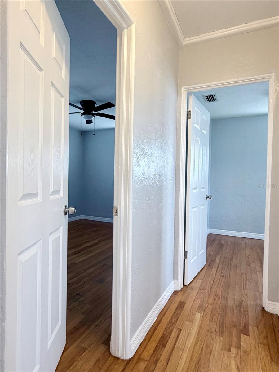 4320 YARDLEY AVE N — photo 23