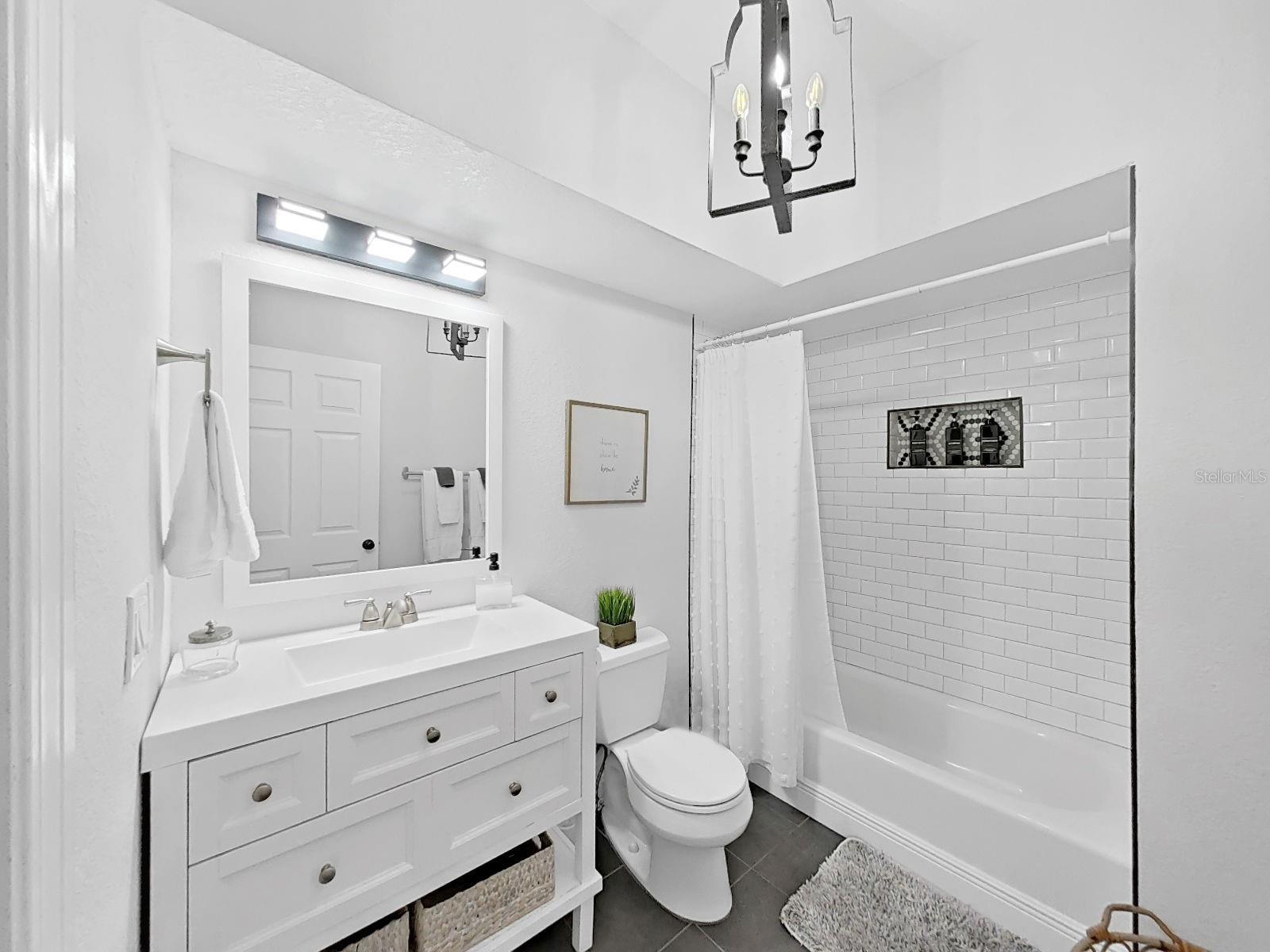 1215 E CURTIS ST — photo 9