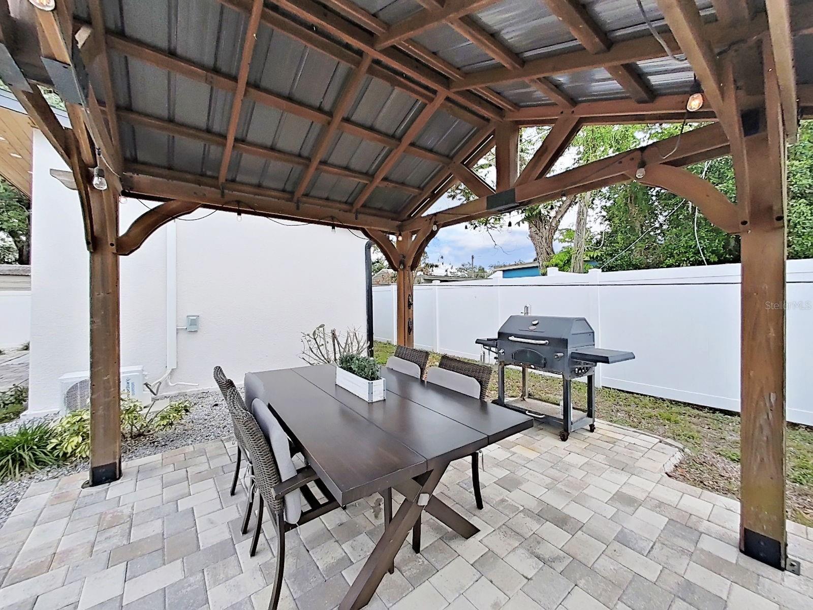 1215 E CURTIS ST — photo 32