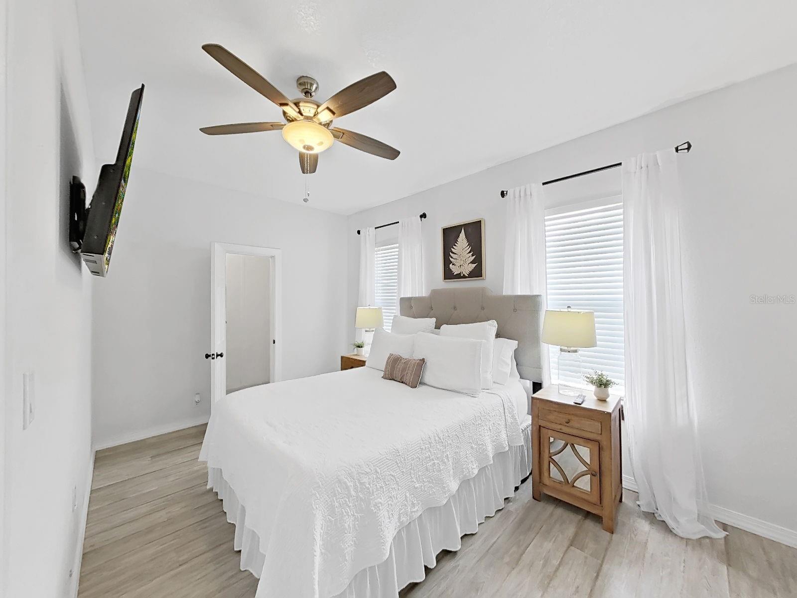 1215 E CURTIS ST — photo 12