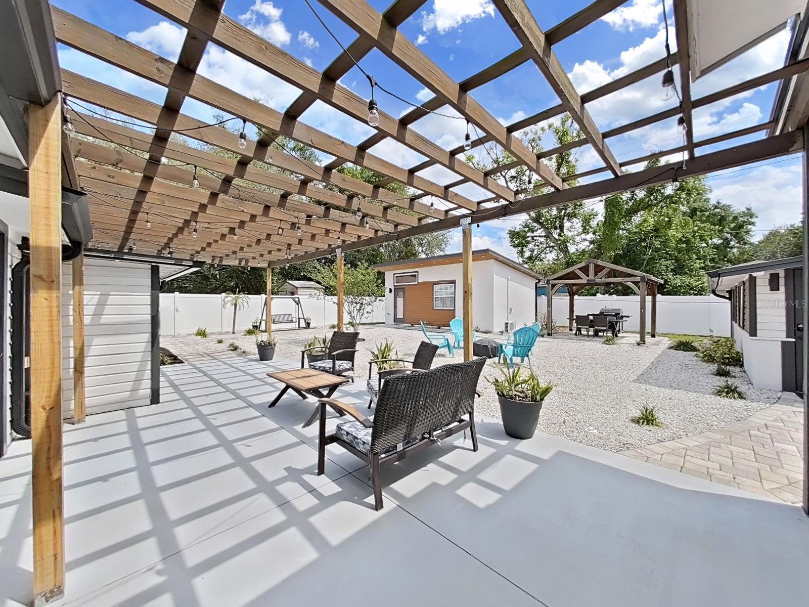 1215 E CURTIS ST — photo 29