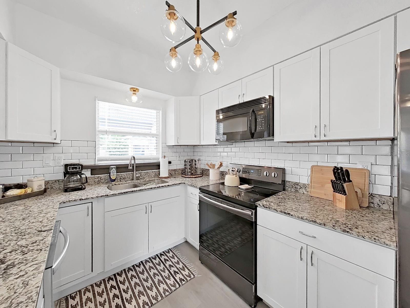 1215 E CURTIS ST — photo 15