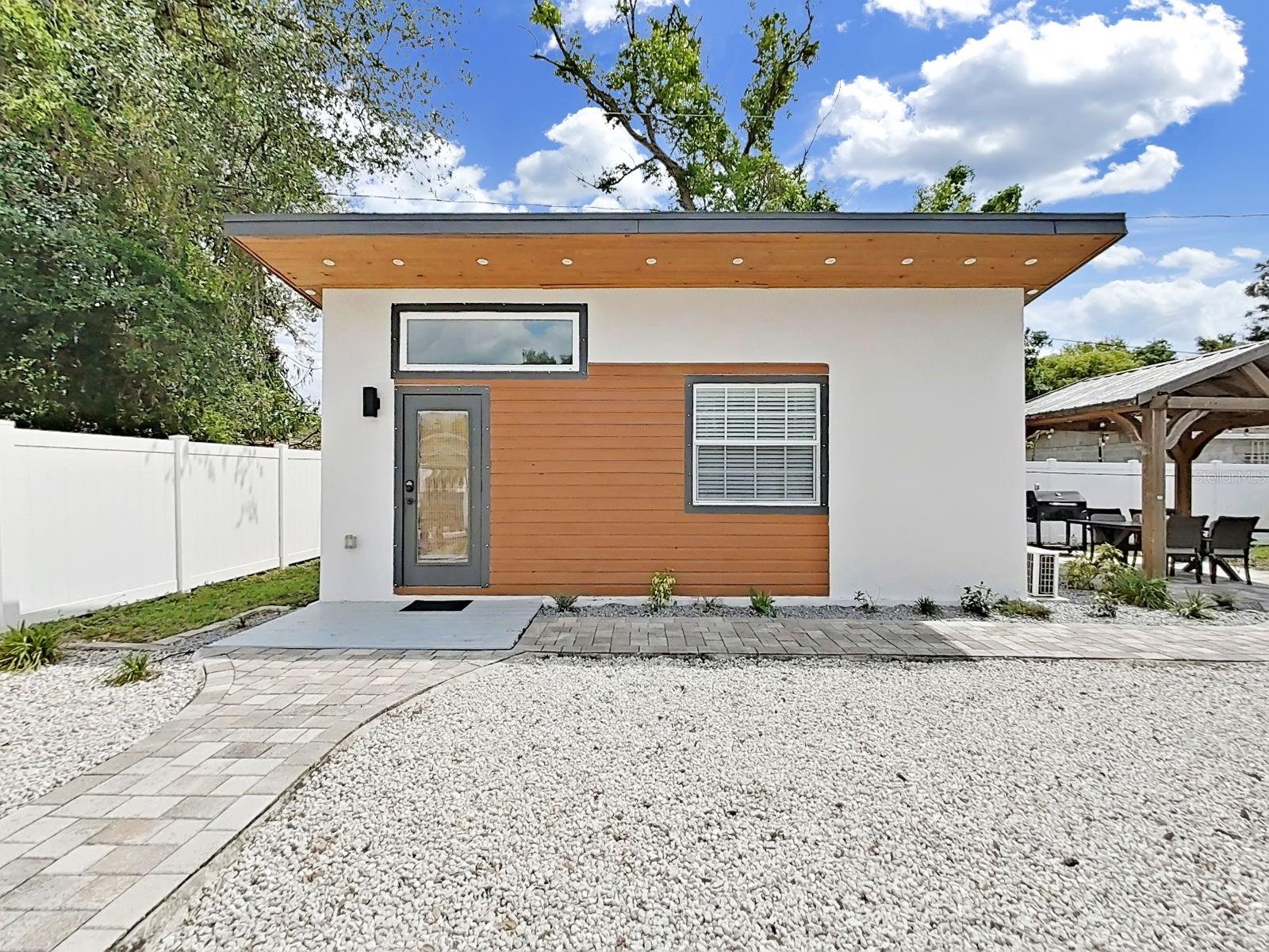 1215 E CURTIS ST — photo 34