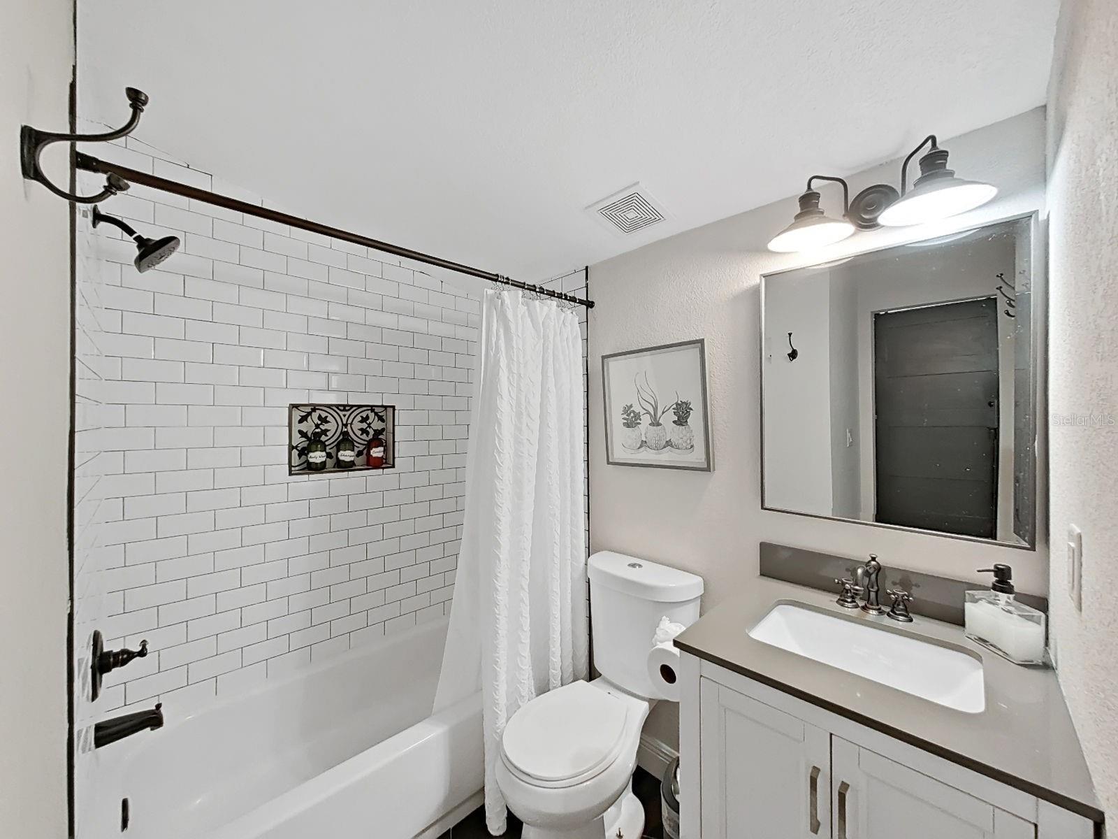 1215 E CURTIS ST — photo 22