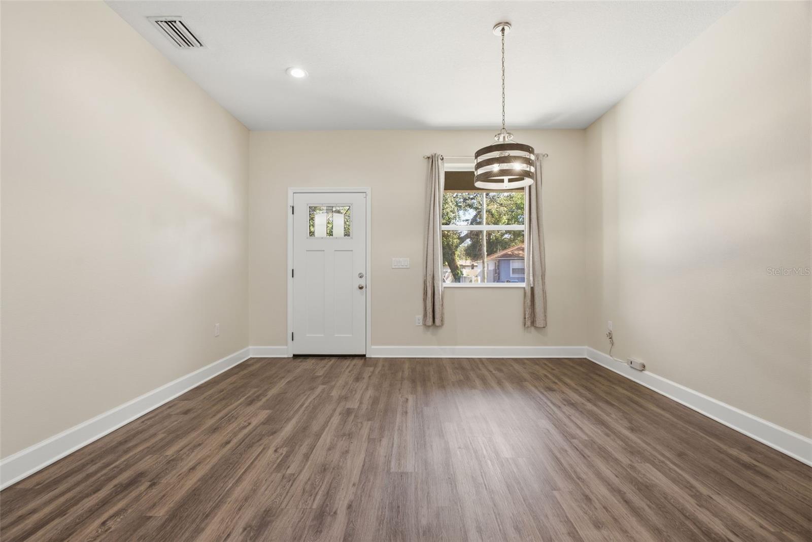 10118 N BROOKS ST — photo 32