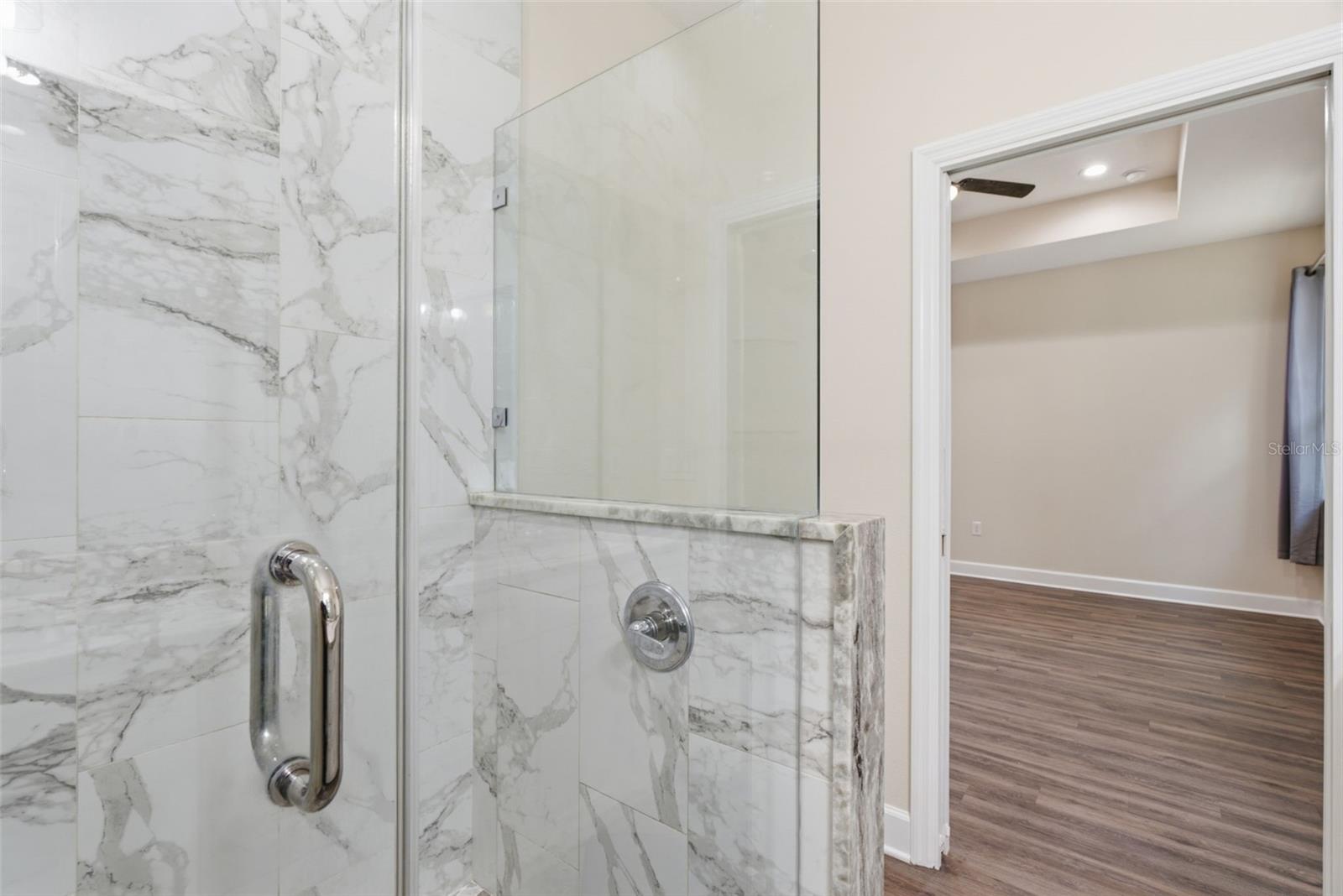 10118 N BROOKS ST — photo 24