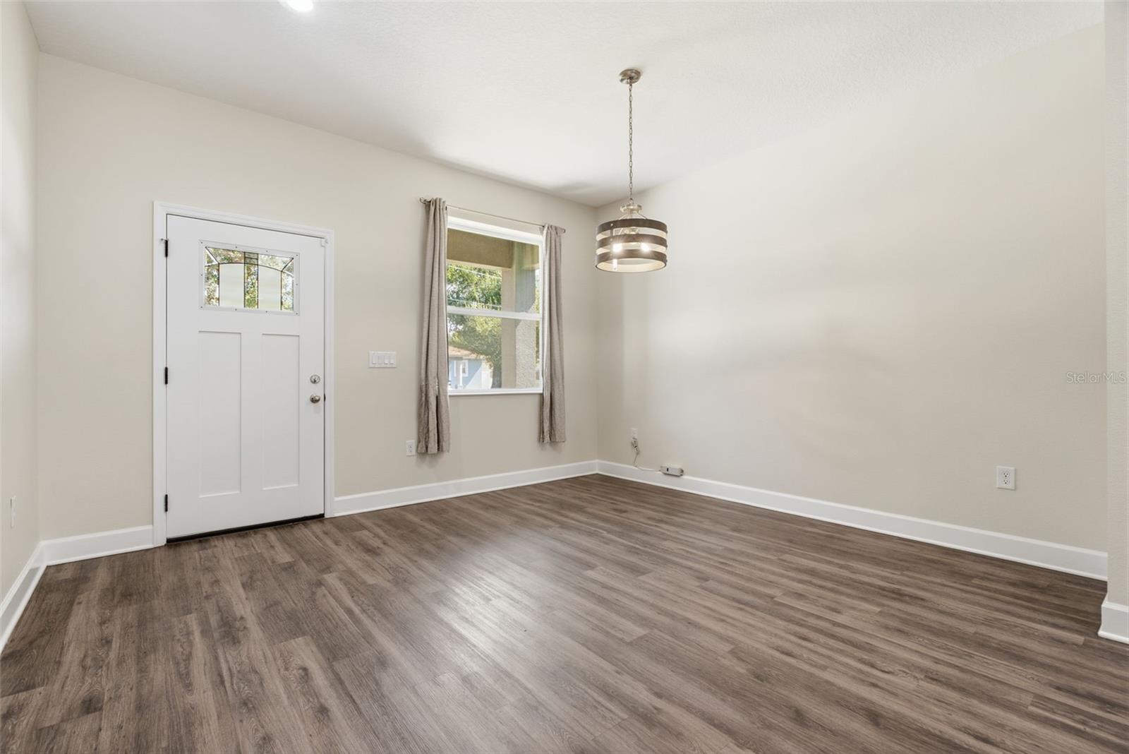 10118 N BROOKS ST — photo 8