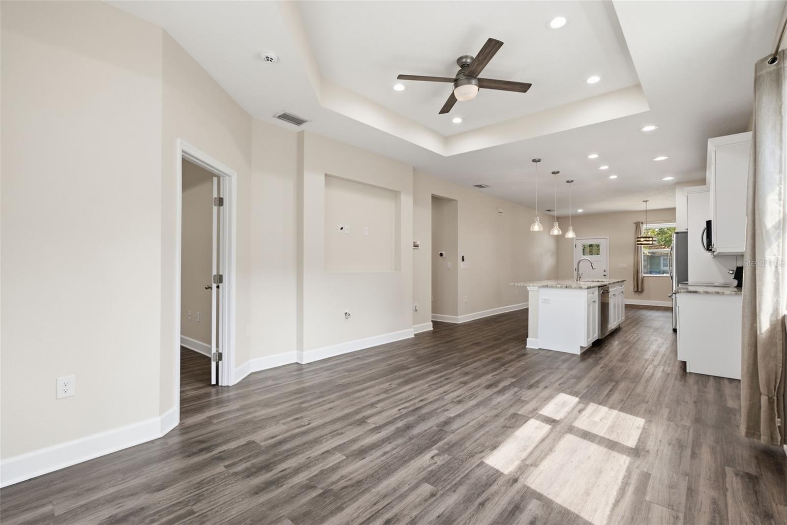 10118 N BROOKS ST — photo 10