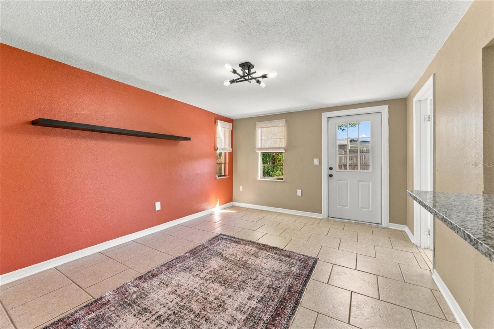 1102 CROYDON LN — photo 10