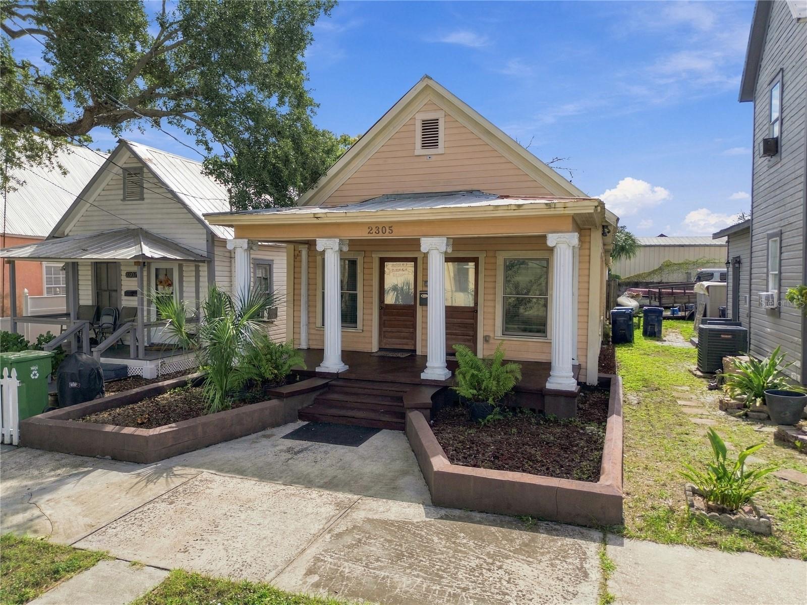 2305 E 5TH AVE — photo 2