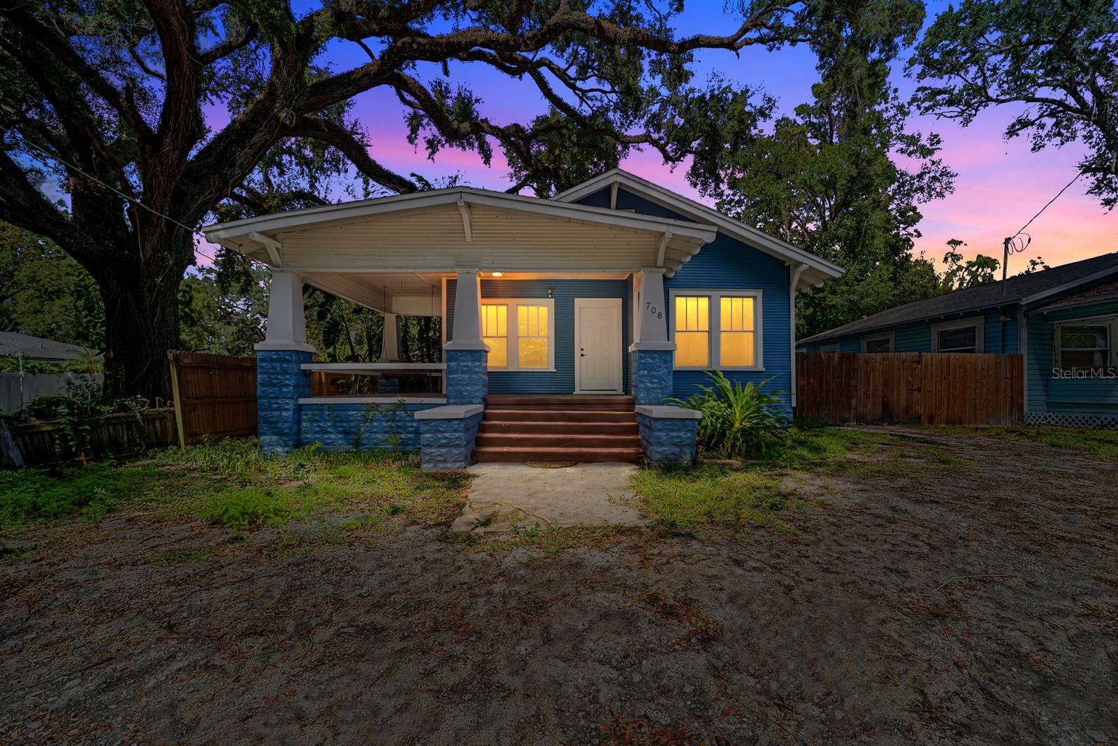 708 E CRENSHAW ST — photo 2