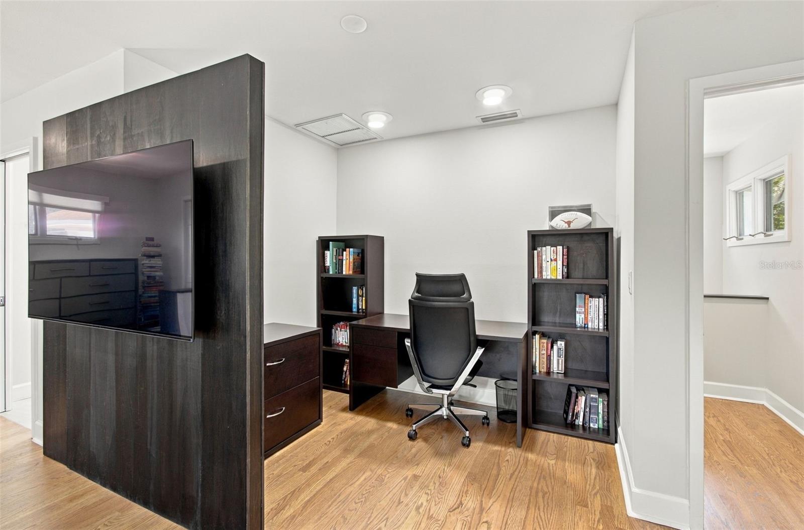 3913 W BARCELONA ST — photo 36