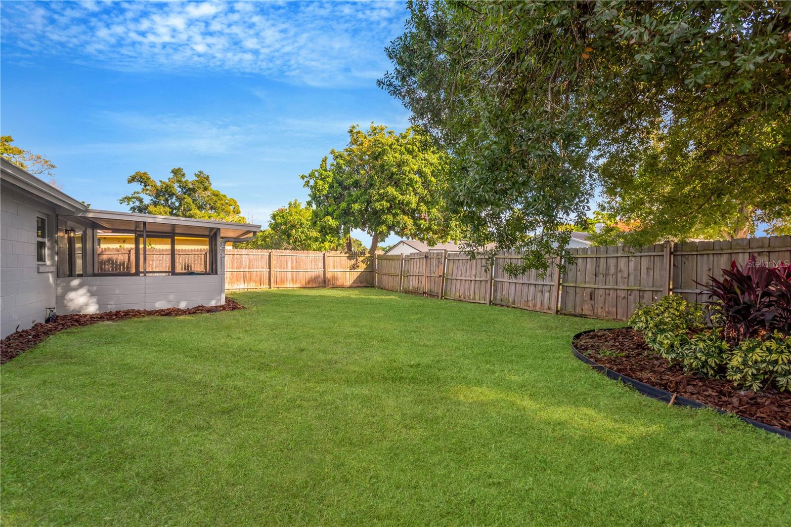 9406 GLENROSA CT — photo 16