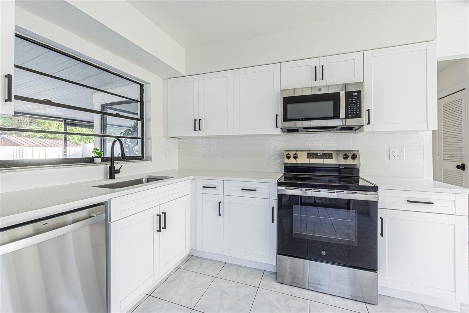 10305 BRAMBLEWOOD PL — photo 5
