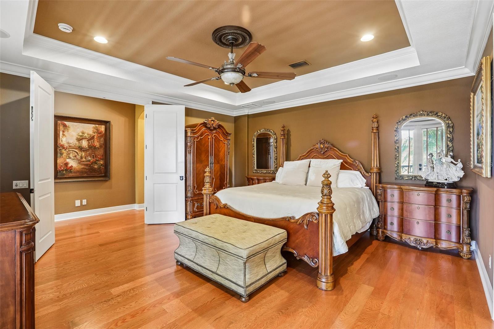 4912 YACHT CLUB — photo 34