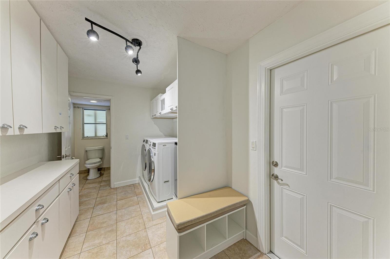 998 GONDOLA CT — photo 39
