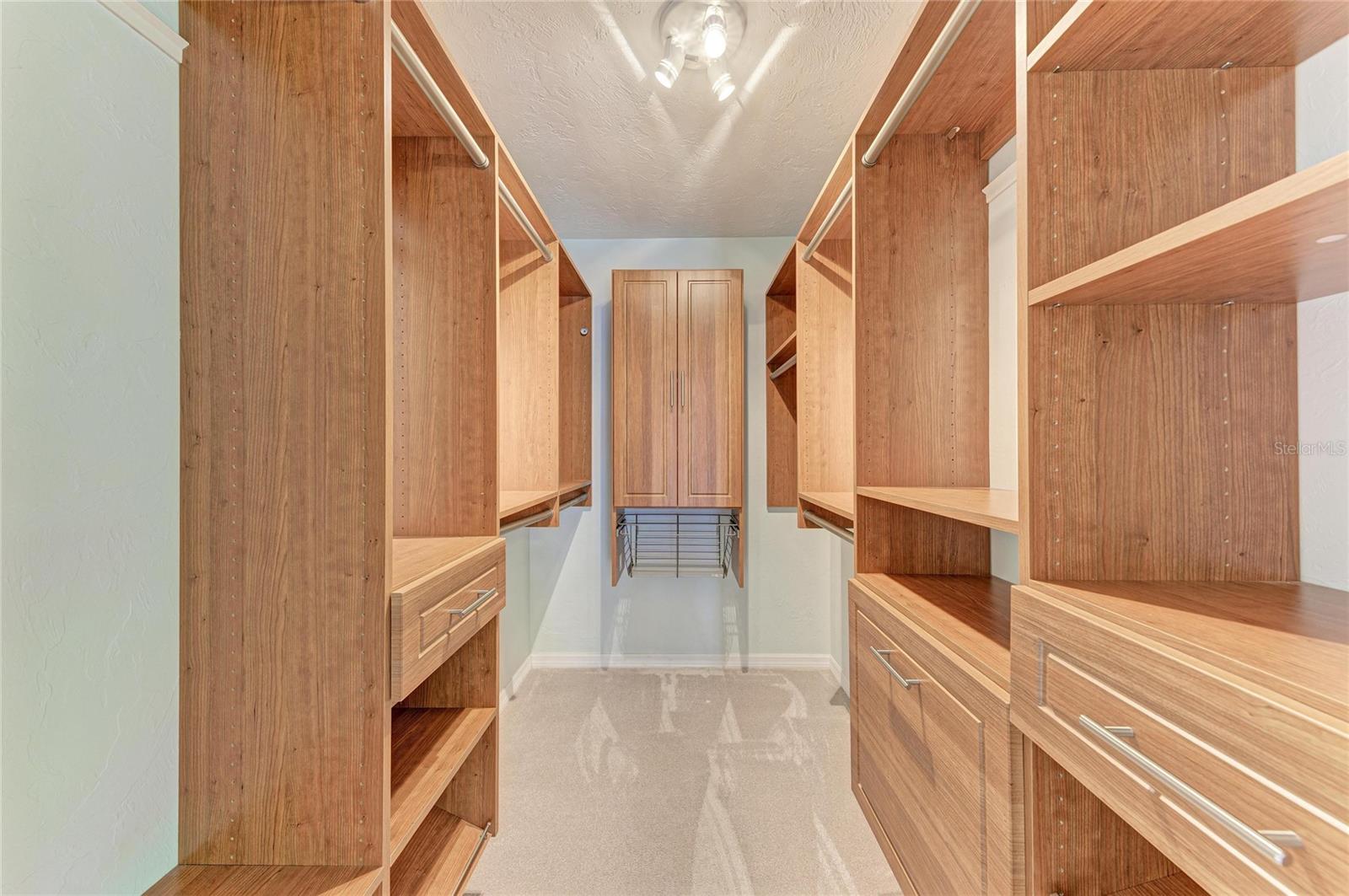998 GONDOLA CT — photo 32